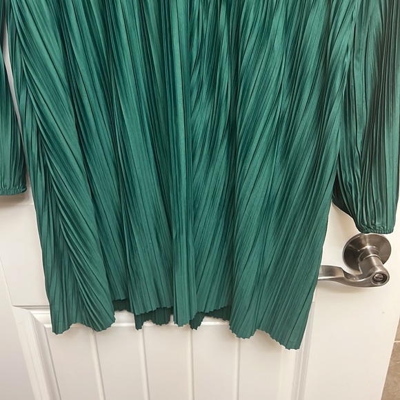 Zara Green V-neck Dress - Picture 3 of 7
